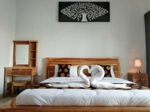 batur pyramid guesthouse