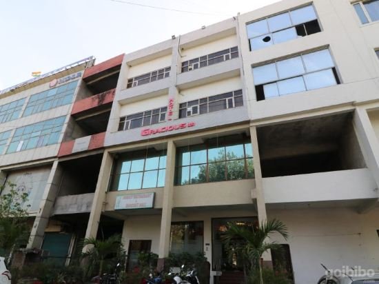 Hotel Gracious,West Delhi>>Gurugram,3 star