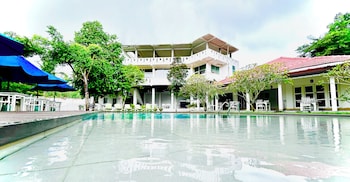 Canberra Holidays,,3 star