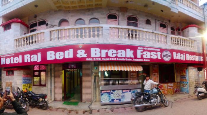 Hotel Raj Bed & Breakfast