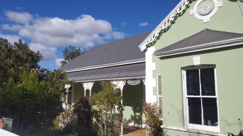 Montagu Manor,,3 star