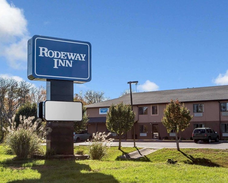 Red Roof Inn & Suites Vineland - Buena