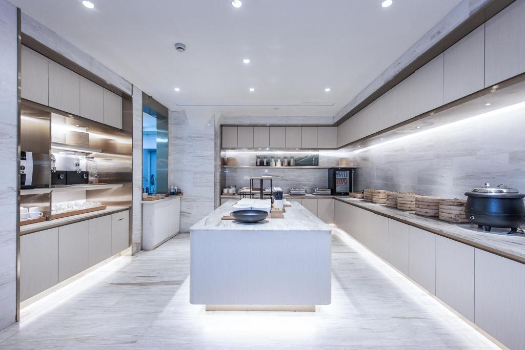 Ji Hotel (Shanghai People Square, Fuzhou Road),,3 star