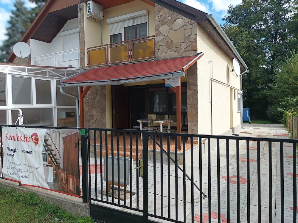 A Holiday House In Fonyod For 2-10 Persons