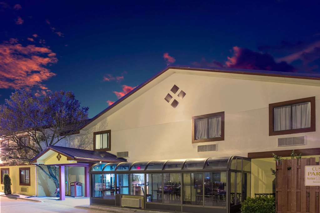 Super 8 By Wyndham Champaign,Urbana>>Champaign,2 star