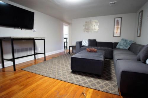 Charming Bungalow Next To Unc-Free Cruiser Bikes!,Lucerne>>Greeley,0 star