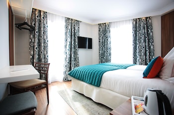 hotel eiffel turenne