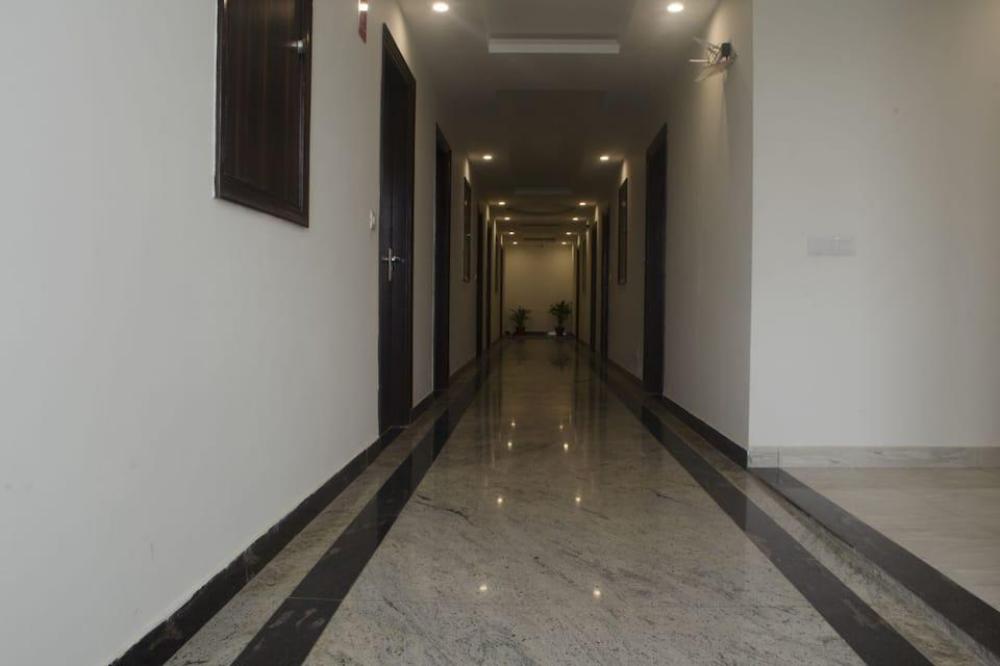 Hotel Lakshmi Palace(Unit Of Hotels18)