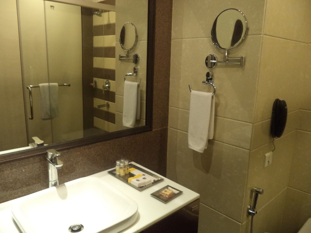 Stella Hotel,Barnala Bypass,4 star