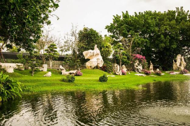 art pool villa