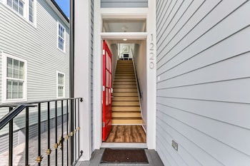 spacious 5br urban retreat by hosteeva