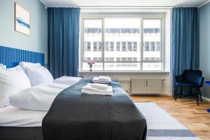 By The Lakes Apartments - Into This Place,,0 star