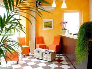 Hotel De Champagne,Near Chateau D'angers,3 star