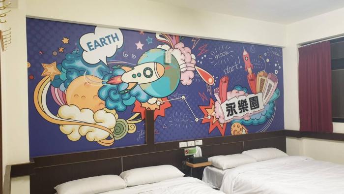 forever happiness hostel