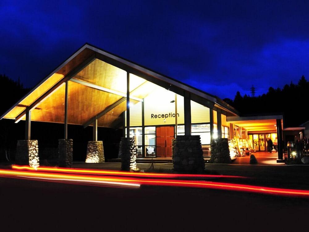 Silverstream Retreat,Porirua>>Lower Hutt,3 star