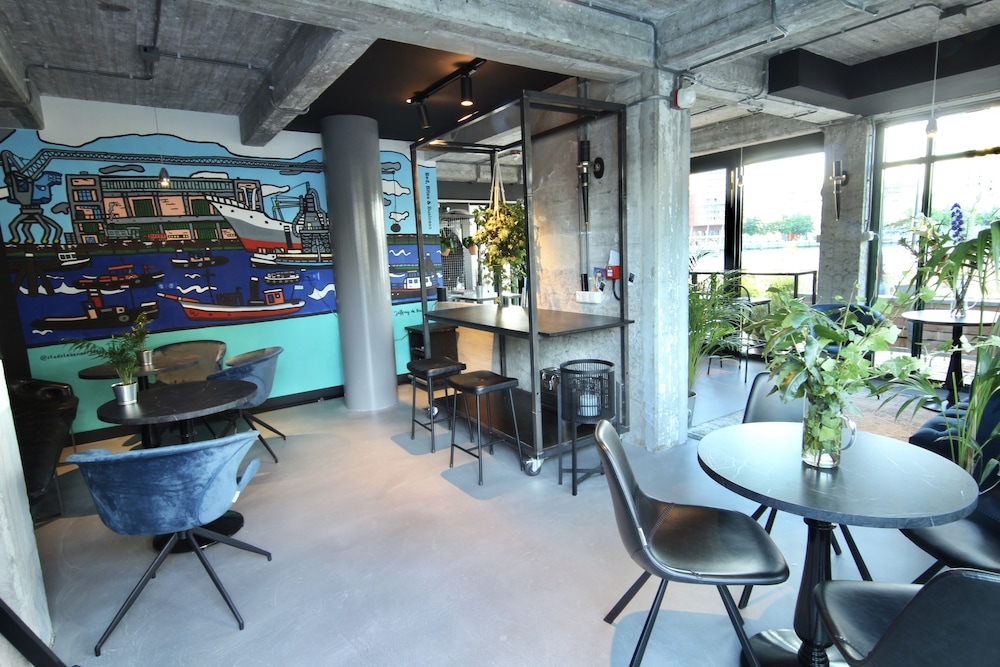Bed Bites & Business Hotel Rotterdam,,4 star