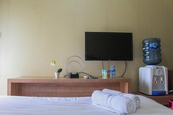 Affordable Price Studio At Sky View Apartment,,1 star