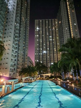 High-Tech Studio At Grass Residences,,3 star