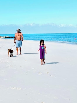 blue ocean village house at cable beach