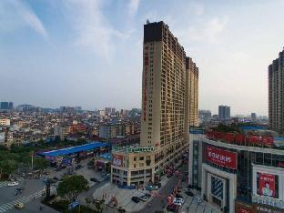 Greentree Inn Huanggang Qichun County Railway Stat