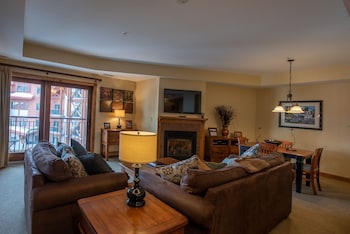 Comfortable 1 Bedroom Slopeside Condo - No Cleaning Fee!,,4 star