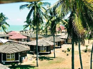 pantai cahaya bulan resort