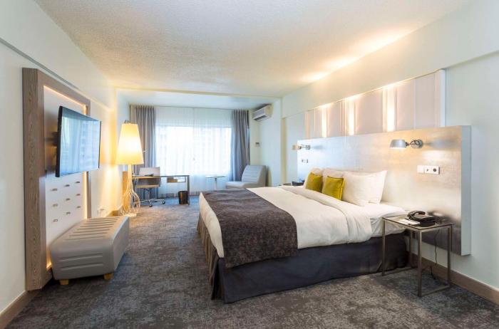Radisson Hotel Trinidad,,4 star