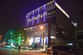 Moments,Uttar Pradesh>>Lucknow,3.5 star