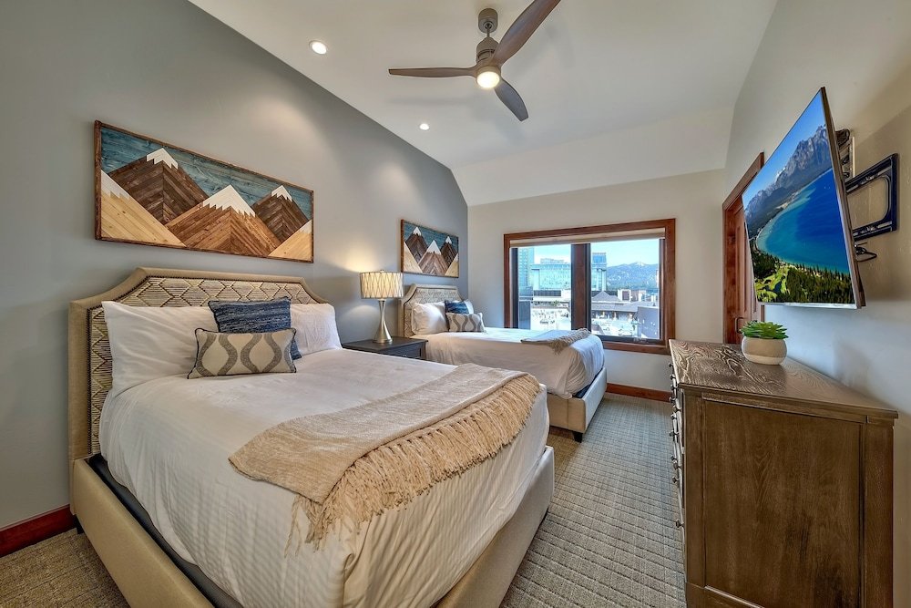 Luxury Three Bedroom  Steps From Heavenly Village Condo By Redawning,United States Of America>>South Lake Tahoe,4 star
