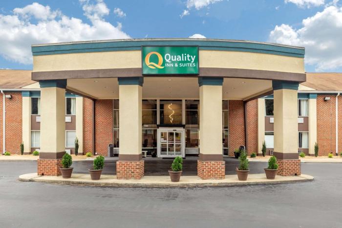 Quality Inn & Suites Apex - Holly Springs,,3 star