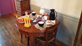 Les Belles De Mai Guesthouse,,1 star