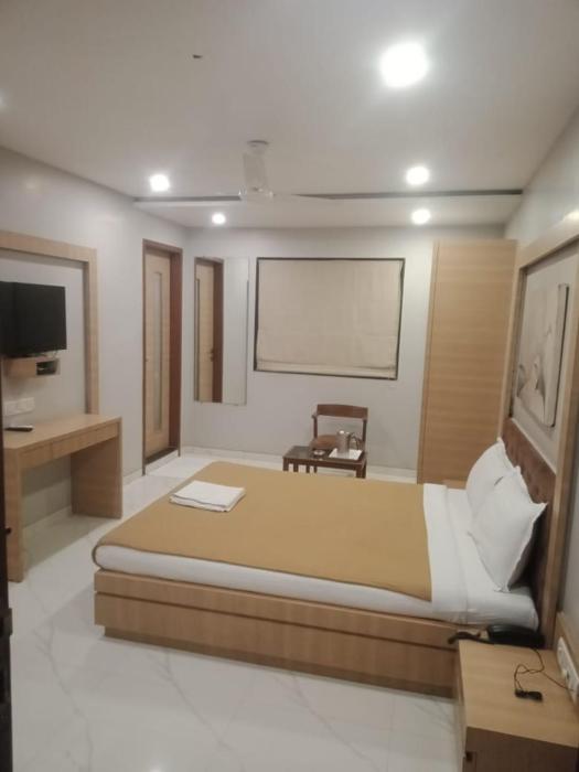 Tirupati Residency,India>>Surat,3 star