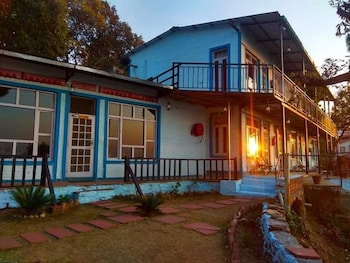 Hotel Kaafal Cottage Ranikhet,,2 star