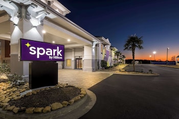 Spark By Hilton Calhoun,Dalton>>Calhoun,3 star