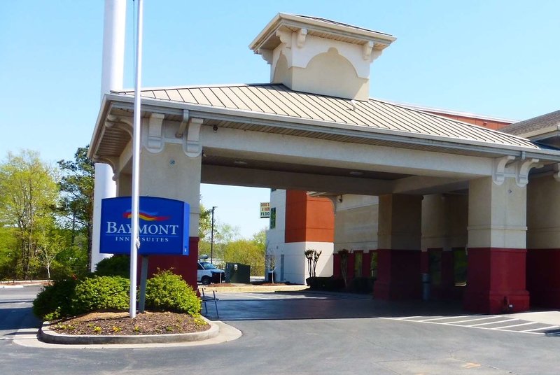 Baymont Inn & Suites Calhoun