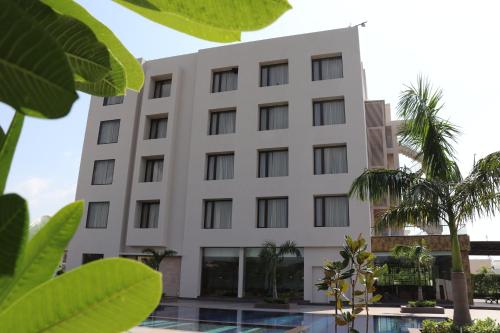 Hillcrest Hotel & Resort,Mount Abu>>Abu Road,4 star