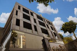 Golden Keys Inn,Ashok Vihar,3 star