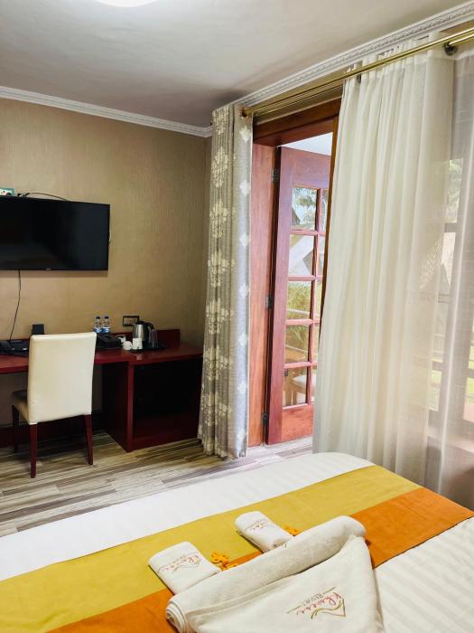 khwesa resort
