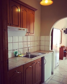 Villa Thomas Nakas,,3 star
