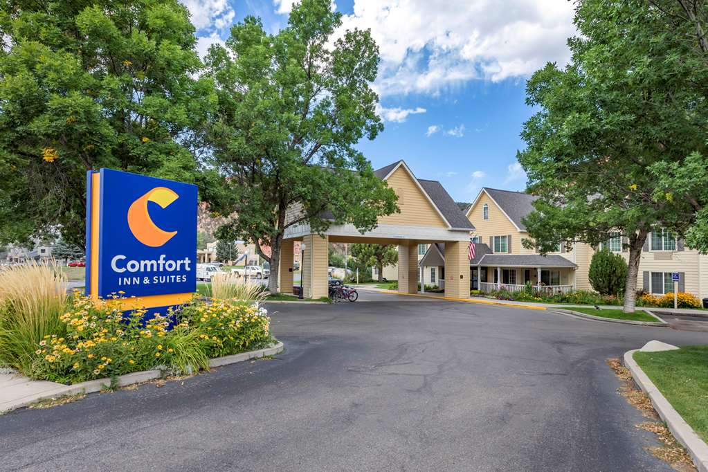 Comfort Inn & Suites Carbondale,Garfield>>Carbondale,2 star