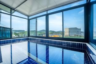 yeosu wellstay pool villa