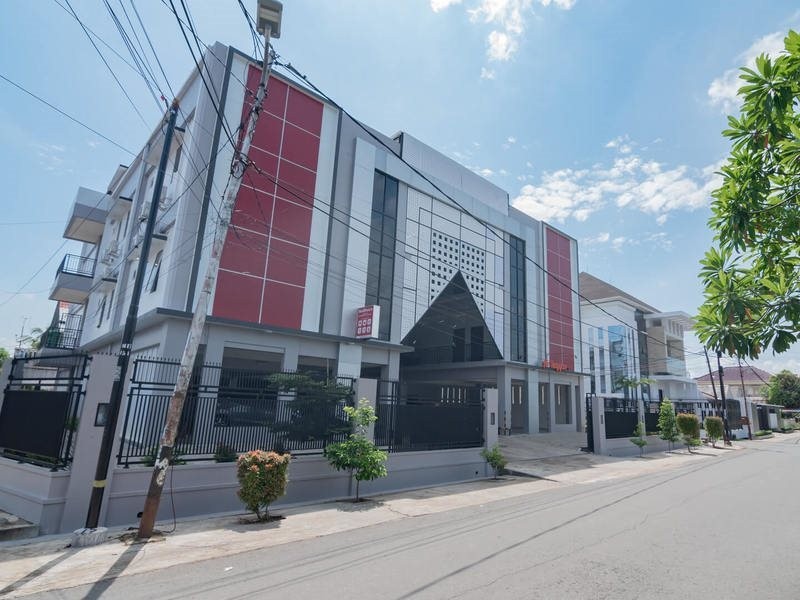 reddoorz syariah plus near tanjungpura university 2