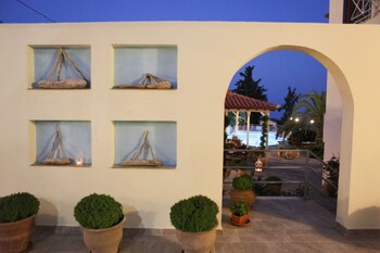 Stafylos Suites Boutique Hotel,Skopelos>>Skiathos,3 star