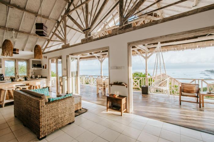 villa manouch lembongan