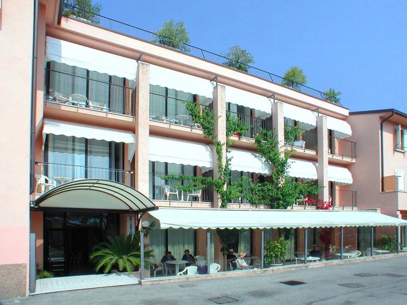 Lido Gargnano,Garda>>Brescia,3 star