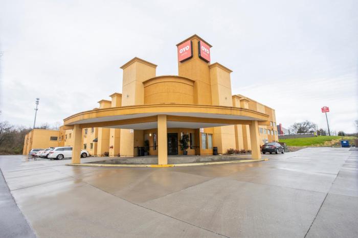oyo hotel knoxville tn cedar bluff i 40