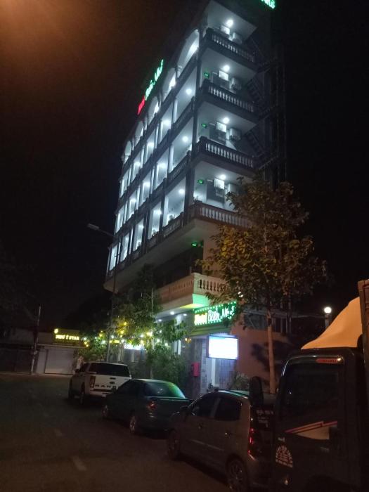 bi n nh hotel and coffee