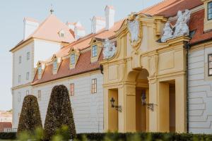 Anton Florian, Zamecky Hotel Valtice,Drasenhofen>>Valtice,3 star
