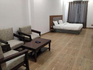 Hotel Global Inn Gold Lucknow,Chinhat>>Lucknow,2 star