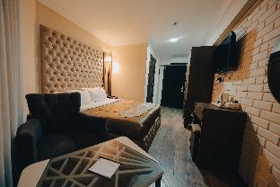 Red Green Hotel,,2 star